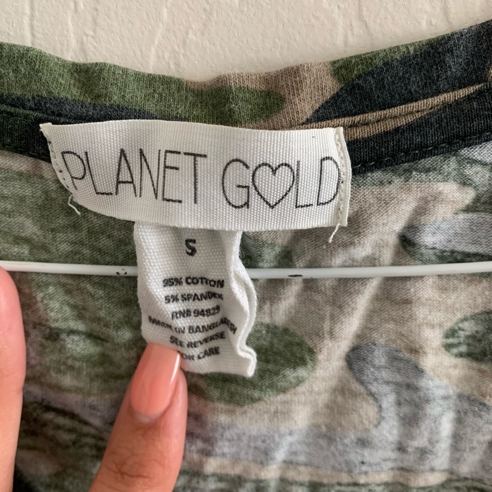 Camo v-neck